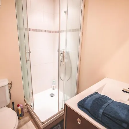 Moderne Equipe Au Pied Des Monuments Le Puy-en-Velay