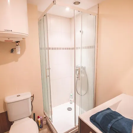 Daire Moderne Equipe Au Pied Des Monuments